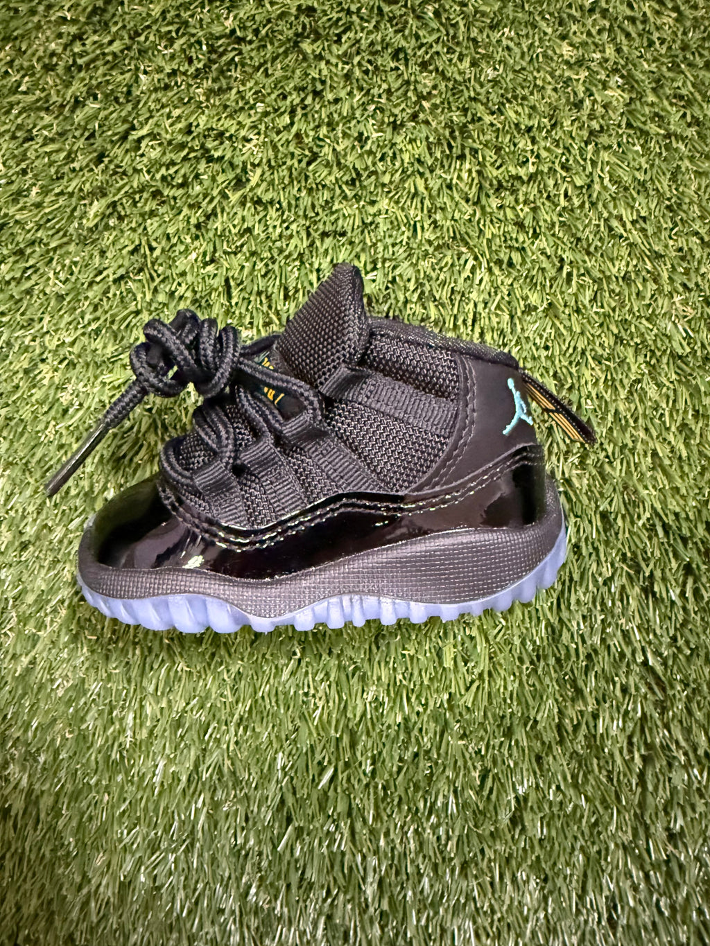 Jordan 11 Retro Gamma Blue (2025) (TD) size 4C