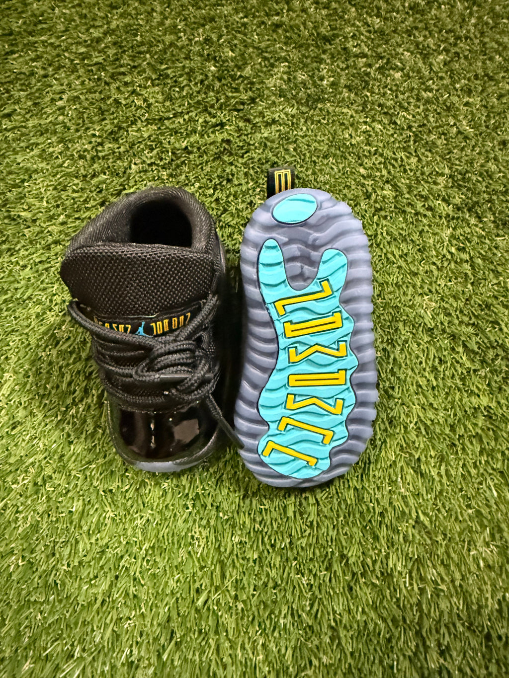 Jordan 11 Retro Gamma Blue (2025) (TD) size 4C