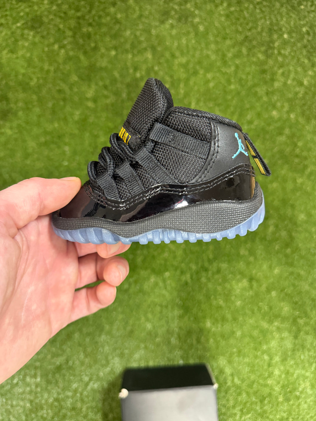 Jordan 11 Retro Gamma Blue (2025) (TD) size 4C