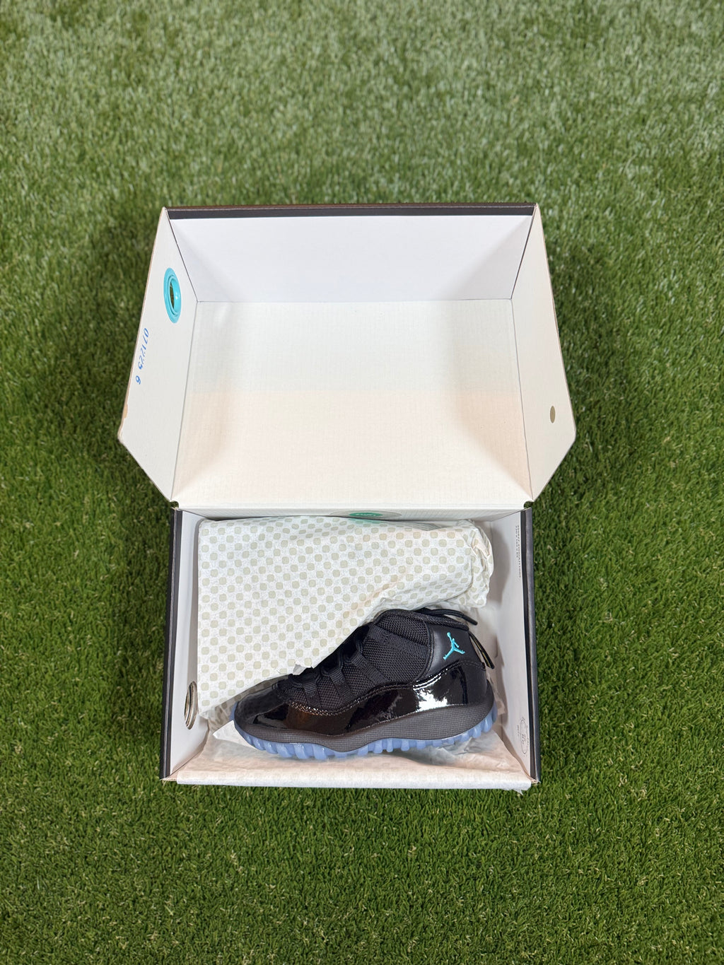 Jordan 11 Retro Gamma Blue (2025) (TD) size 9C